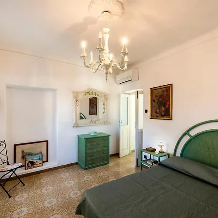Apartment Antique Charm With Terrace *