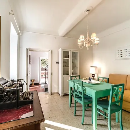 Antique Charm With Terrace Appartement Fezzano (Liguria)
